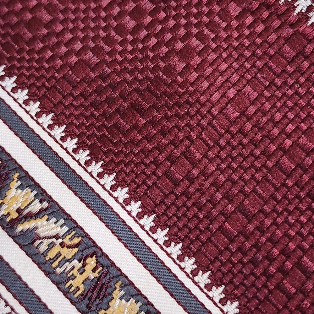 VINTAGE KAUFMANN'S MEN'S TIE BURGUNDY STRIPED MADE IN USA